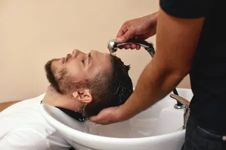 Masaje y Lavado Capilar — Estilo Bárbaro Barber Suite